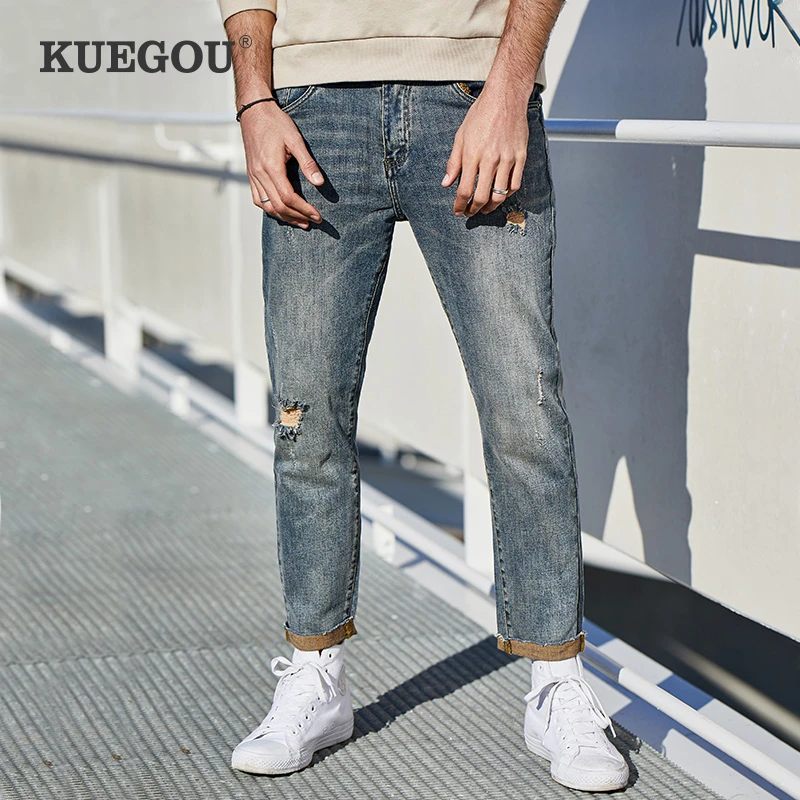 Мужские рваные джинсы с дырками KUEGOU синие облегающие модель 2020 весна 2970|Мужские