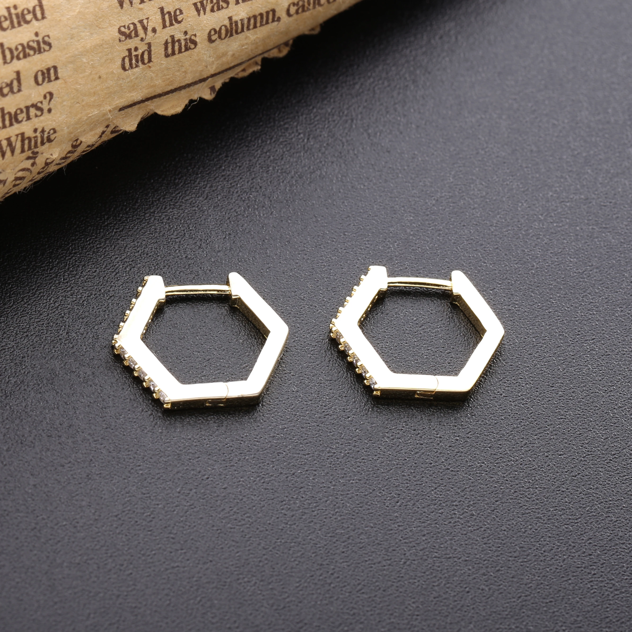 

Slovecabin Pave 925 Sterling Silver Hex Pentagon Huggies Hoop Earrings Clear CZ For Women Luxury Femme Fine Silver 925 Jewelry