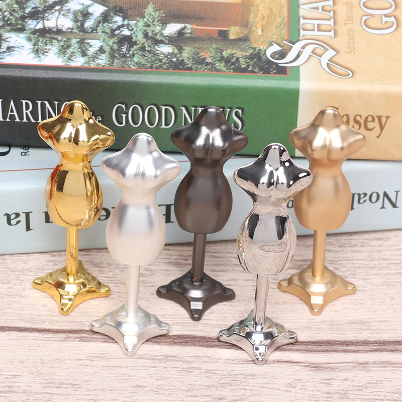 Дисплей для модели детской одежды 1:12 с наклейками кукольного домика новое