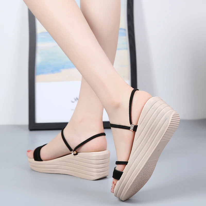 Шлепанцы женские замшевые на платформе роскошные сандалии без застежки шлепанцы