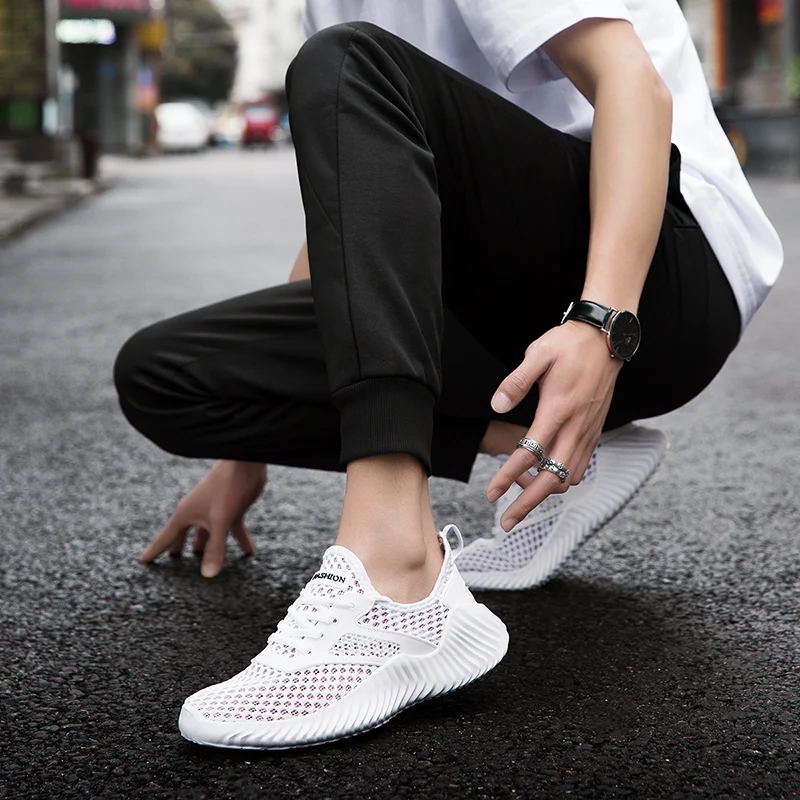 

Lightweight 2020 Men's Summer Sneakers Breathable Mesh Running Men Shoes White Black Sport Shoes Man Outdoor Mans Jogging 41 42
