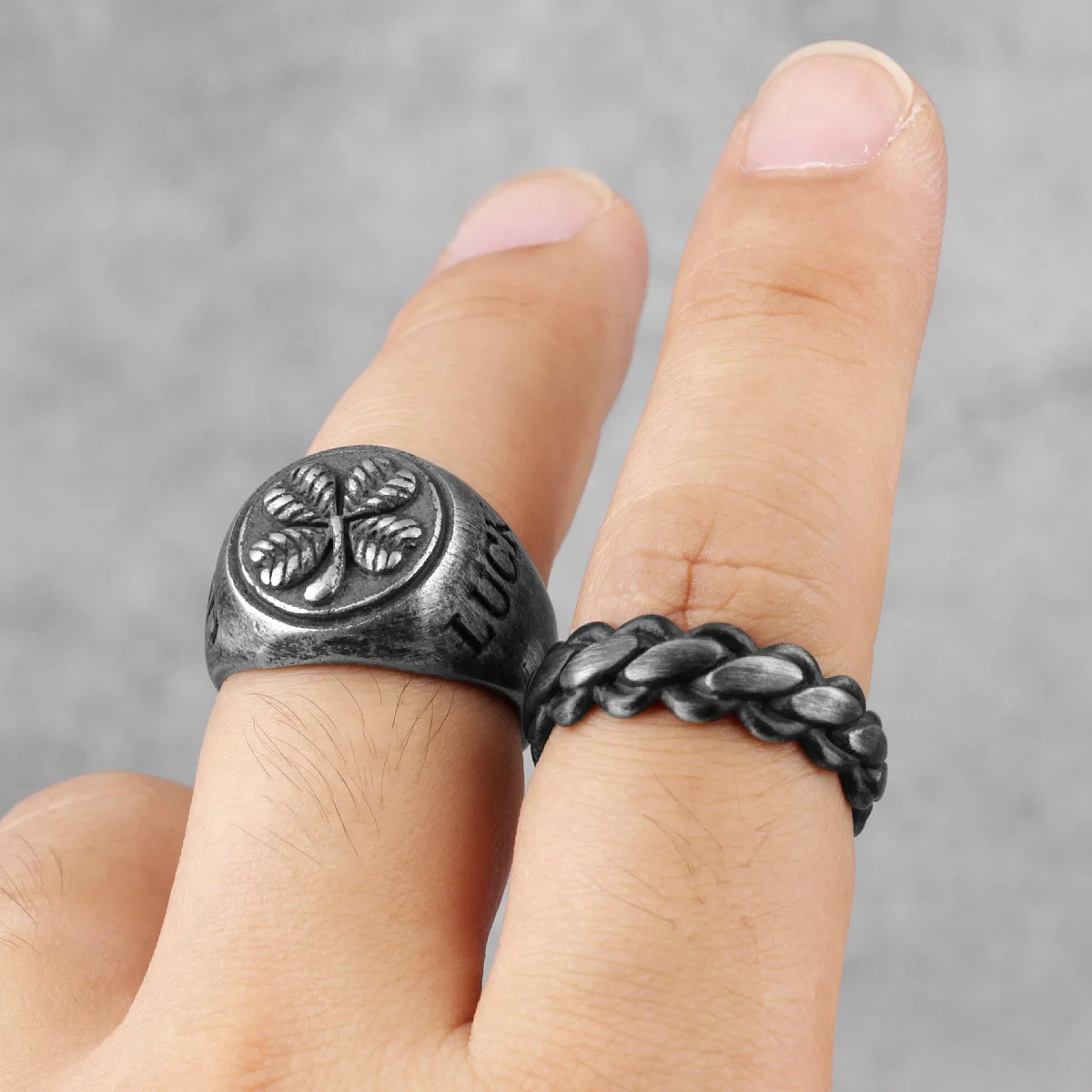 Фото Good Luck Four Leaf Clover Retro Old Black Stainless Steel Mens Rings for Women Male Boy Biker Jewelry Creativity Gift Wholesale №3