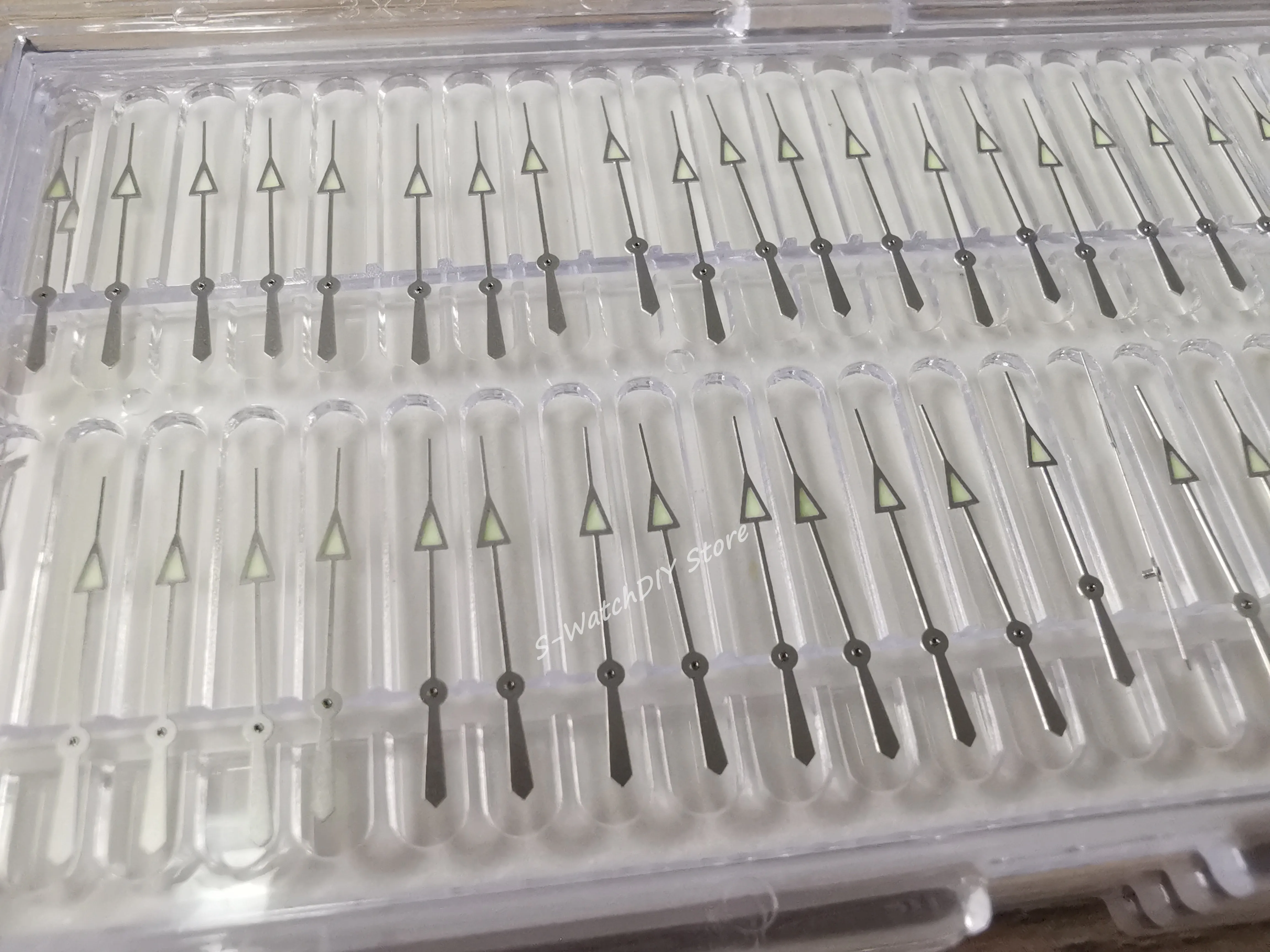 

Japan super C3 luminous modified waterproof watch needle is suitable for skx007 / sbbn nh35a / nh36a movement