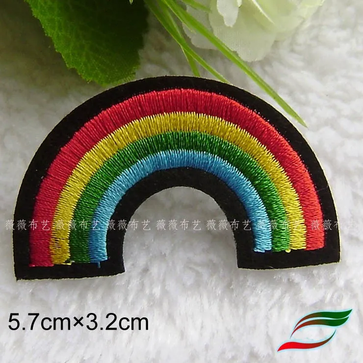 Клейкие тканевые наклейки B301 с вышивкой изогнутые радужные белые облака улыбка