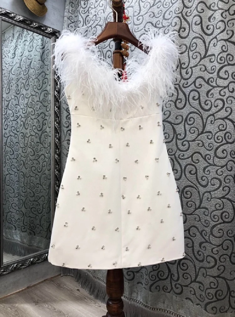 

Novia Party 2020 Autumn Winter Sexy Club Ladies V-Neck Crystal Beading Deco Tassel Feathers Sleeveless Bodycon Dress Above Knee