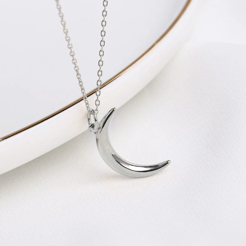 

925 Sterling Silver Moon Shape Pendant Necklace Ladies Hip-Hop Style Pendant Gold Necklace Party Gift Jewelry
