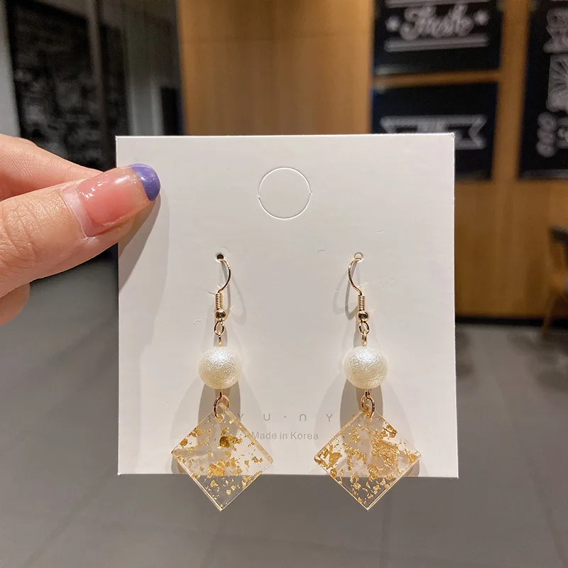 

Classic Retro Fashion Earrings Charm Round Crystal Earrings Female Silver Girl Fashion Jewelry Gifts 2021 Trend For Women