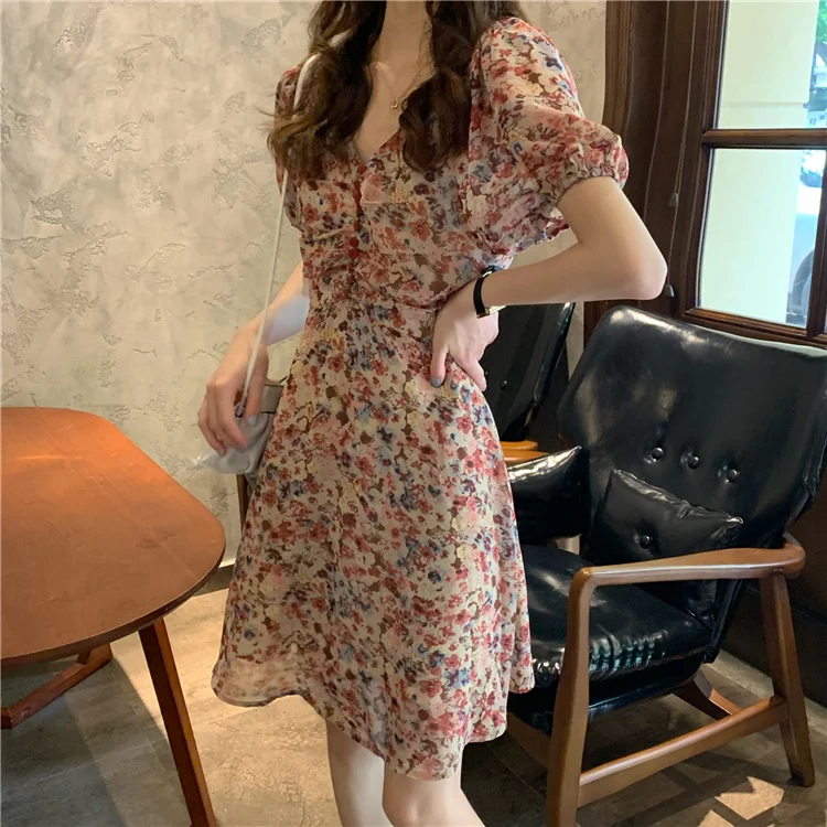 

Женские платья МАЗ