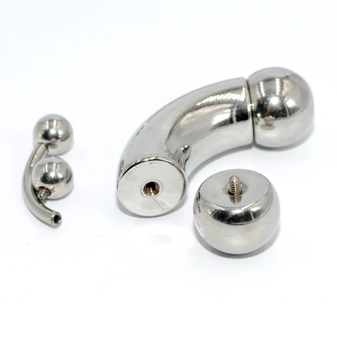 Жас қыздар сиқырды сорып алады