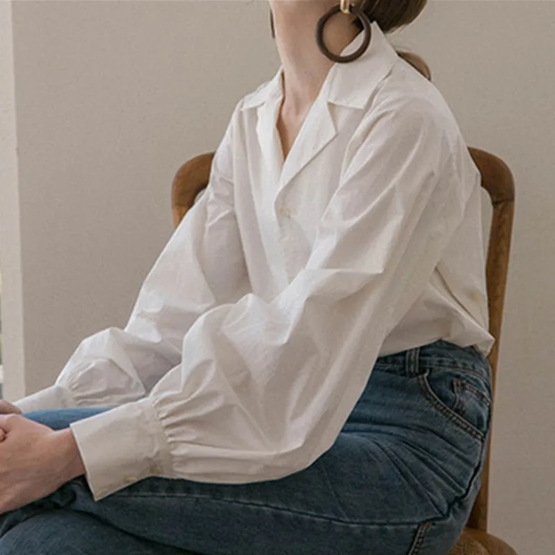 

French retro ins design sense niche lapel temperament jacket suit collar white V-neck lantern sleeve shirt women