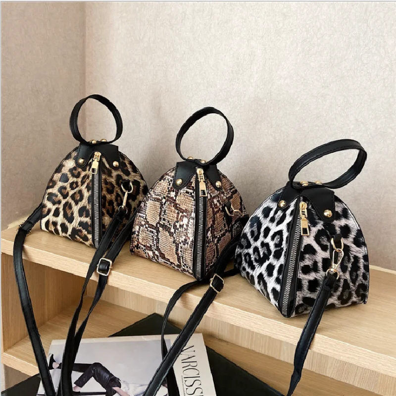 

Female Crossbody Bag New Design Leopard Snake Pattern Portable Triangle Bag Fashion Pu Zipper Small Bucket Handbag Сумка Женская