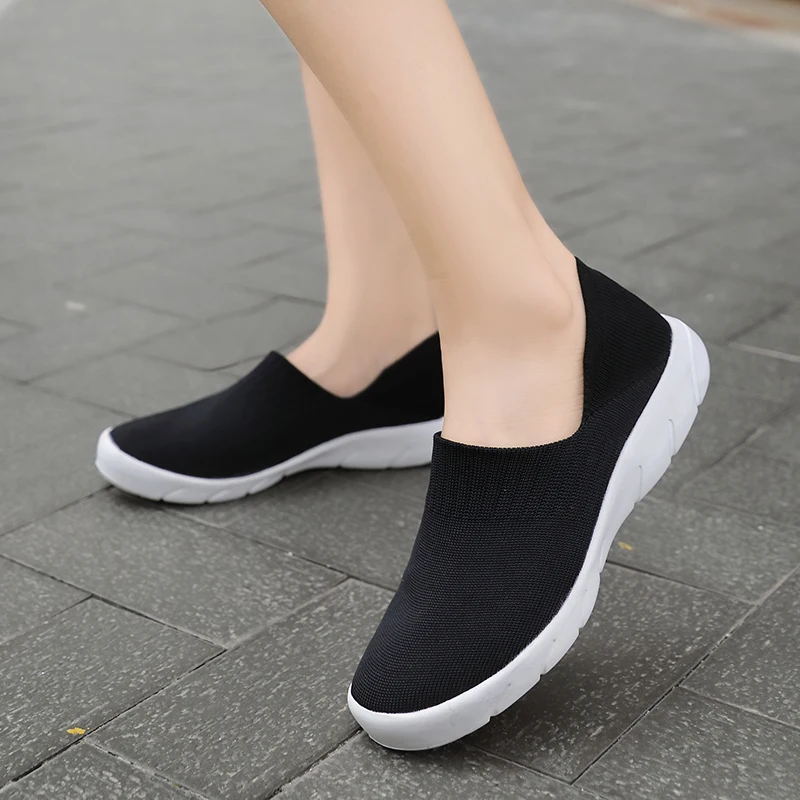 

2021 Summer Women Shoes Breathable Mesh Sneakers Shoes Ladies Slip on Flats Socofy Loafers Shoes Fashion Trainers Women