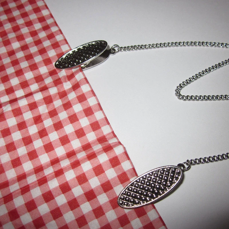 

Silver Metal Napkin Clips Chain 49cm Flexible Holder Chains for Fixing Napkins Elegant Bib Serviette Clip Neck Chain Accessory