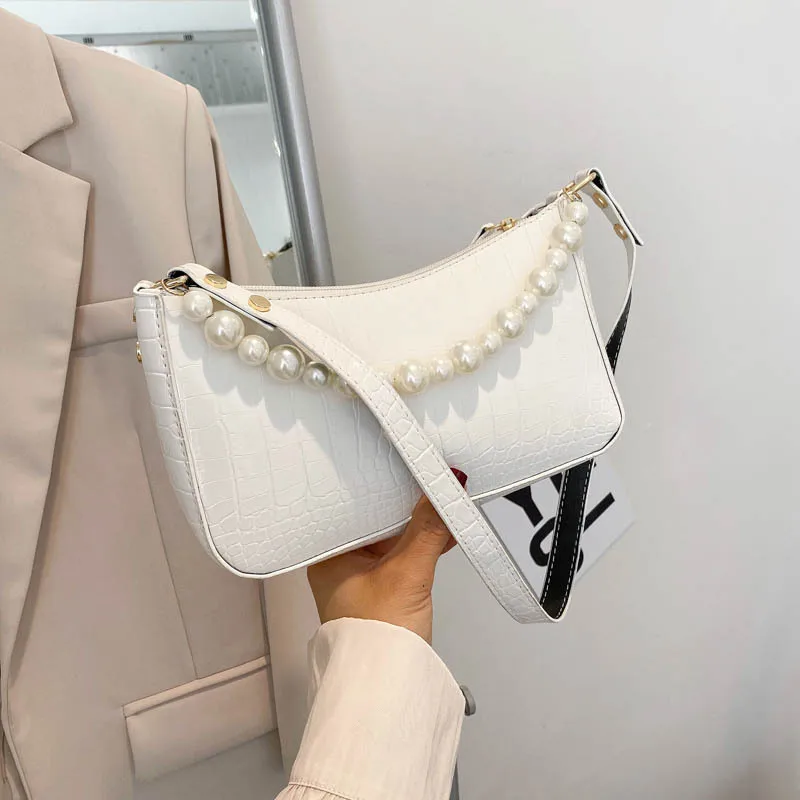 

New Fashion Bag Spring/Summer 2021 New Tide Chain Slung Women's Bag with Pearl Autumn Fashion Shoulder Armpit Bag Baguette