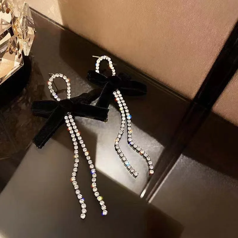 

Retro Long Bow Light Luxury Women's Tassel Black Velvet Noble Temperament Full Diamond Simple Earrings jewelry Gifts