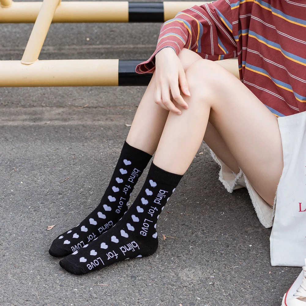 

Women's Japanese Red Black White Cotton Mid Tube Socks Girls Cute Funny Happy Red Heart Socks Christmas Gift Drop Shipping