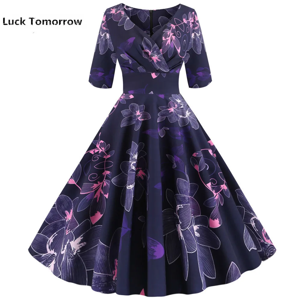 Женское фиолетовое осеннее платье с цветочным принтом повседневное зимнее