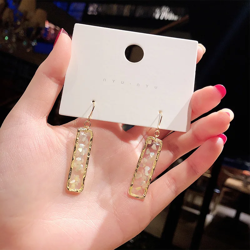 

Wholesale Costume Shell Tassel Eardrop Earring for Woman Fashion Cute Earrings