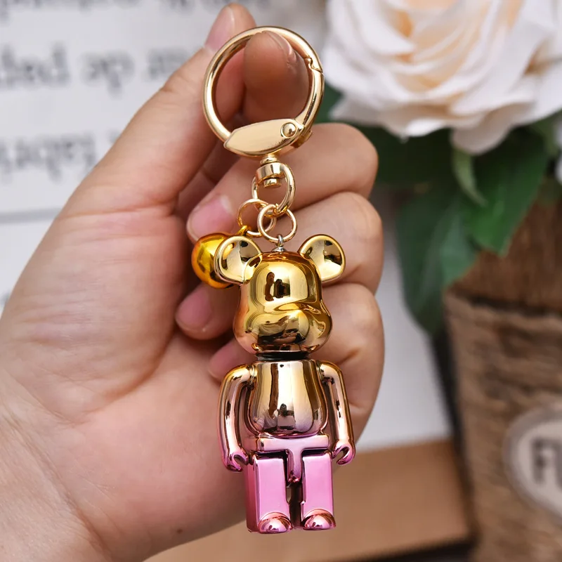 Ключница-медведь с креплением на сумку "Веселый медведь" – подвеска для ключей и украшение на цепочке в виде медведя в карикатурном стиле в подарок для мужчин и женщин.