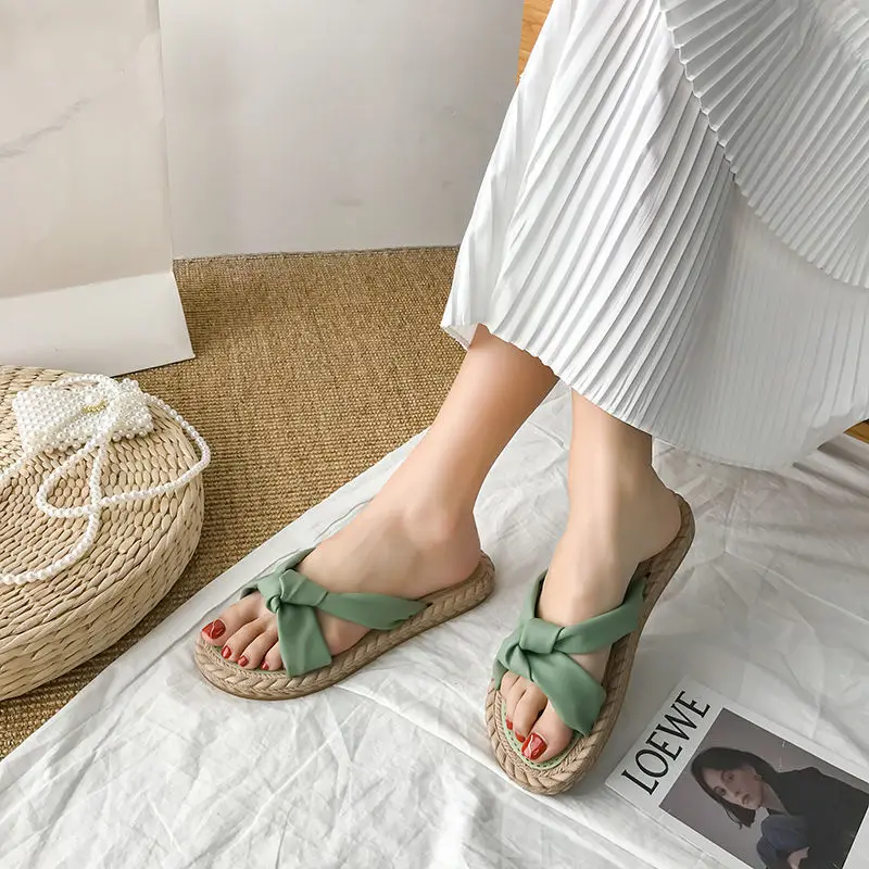 Шлепанцы женские на плоской подошве Нескользящие модная Уличная обувь пляжные