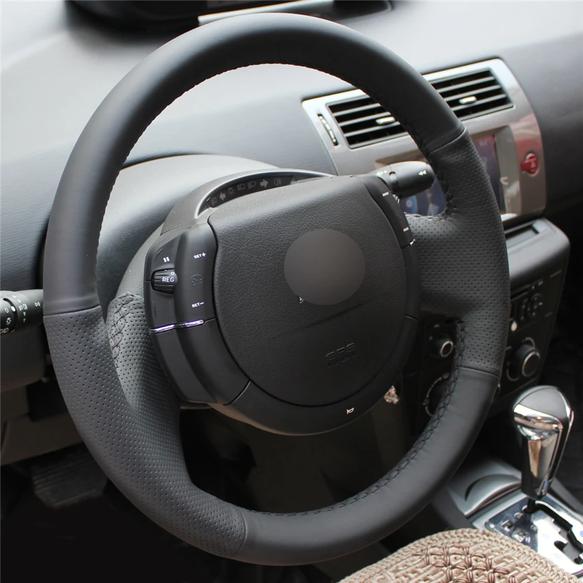 Сшитый вручную черный чехол рулевого колеса автомобиля из искусственной кожи