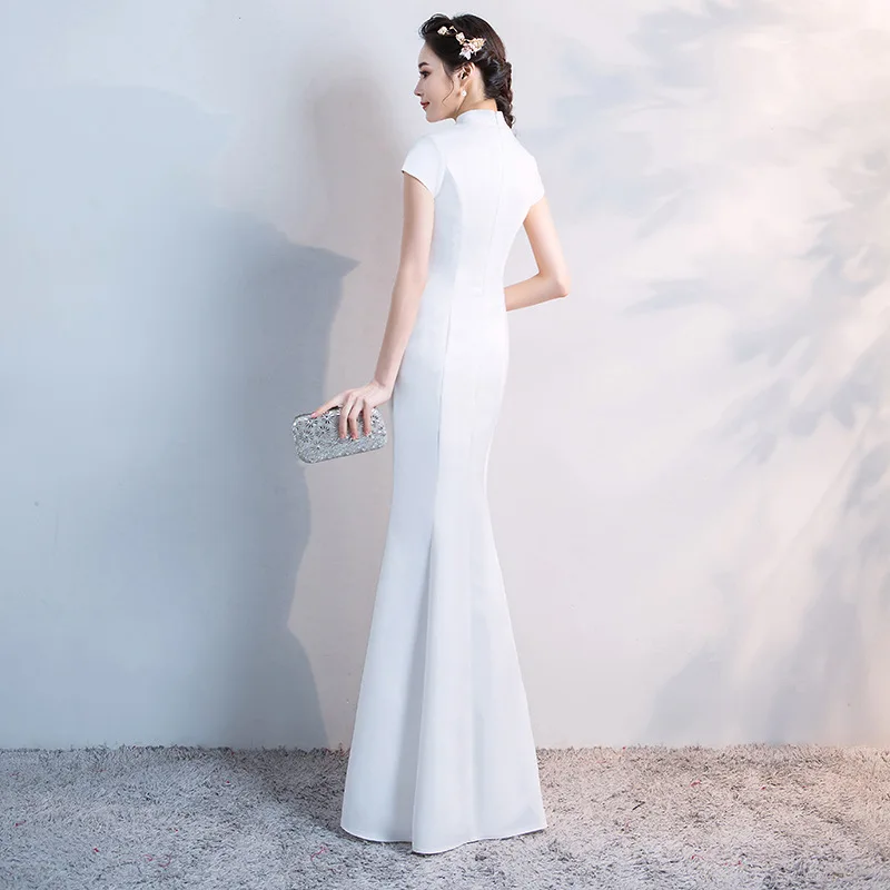 Женское длинное вечернее платье с вышивкой русалки белое элегантное воротником