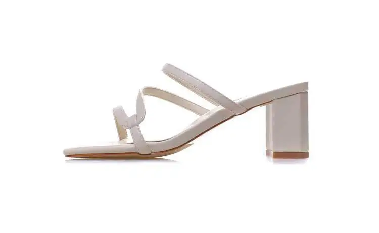 

Slippers for women to wear out in summer