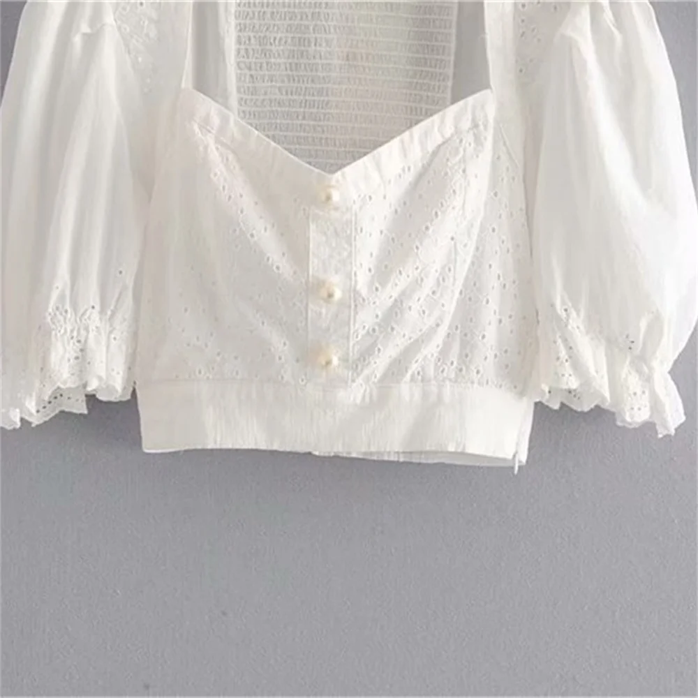 

Shirts & Blouses