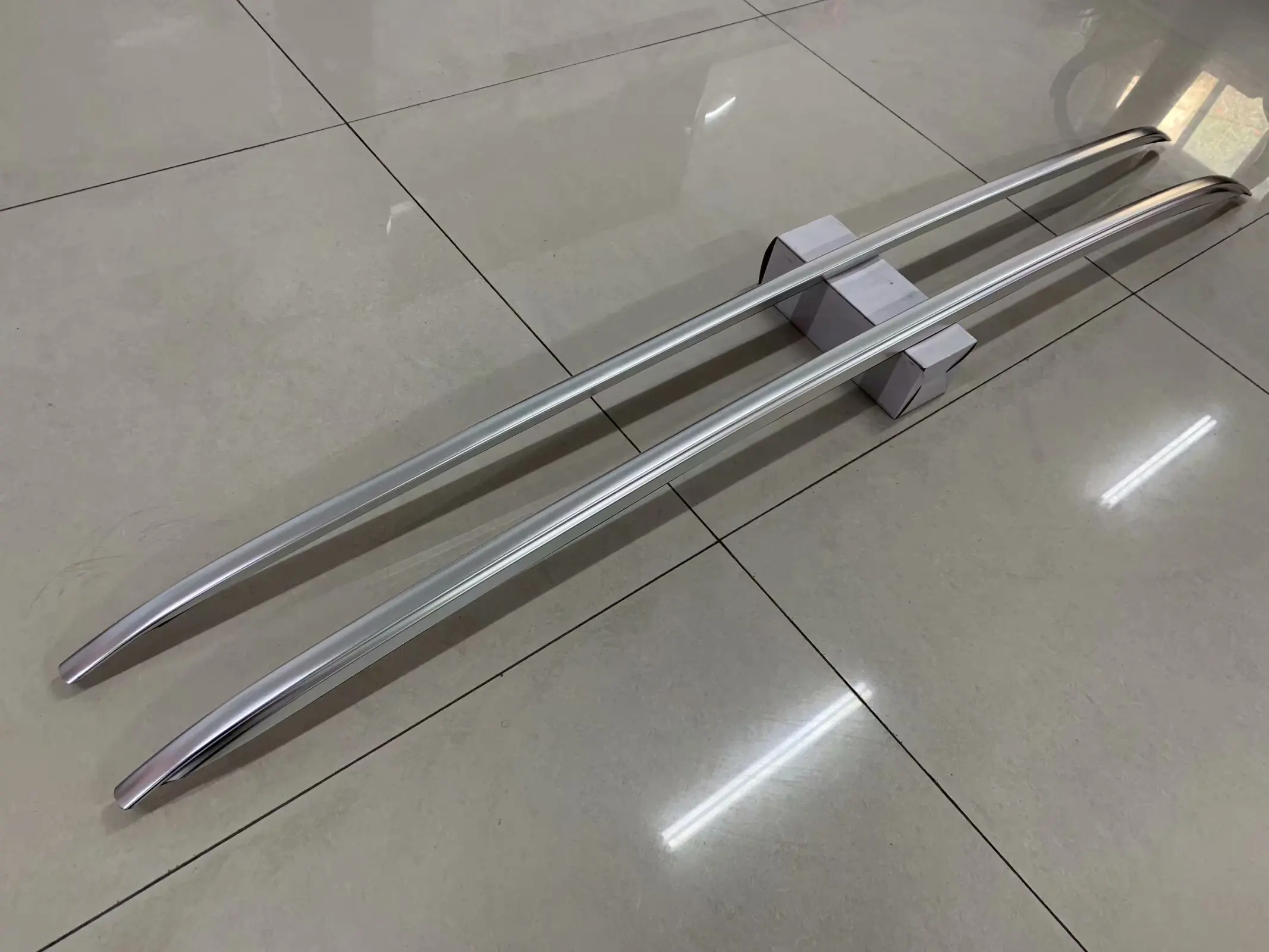 Высокое качество абсолютно новый багажник на крышу автомобиля багажная Стойка