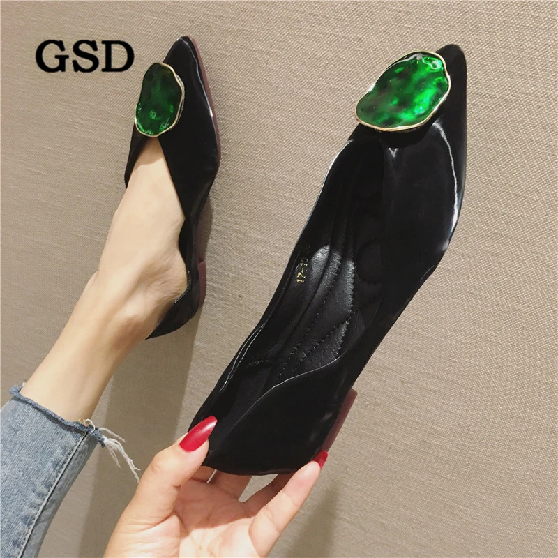 Туфли Лоферы женские на плоской подошве повседневная обувь с металлическим дизайном удобные туфли лодочки