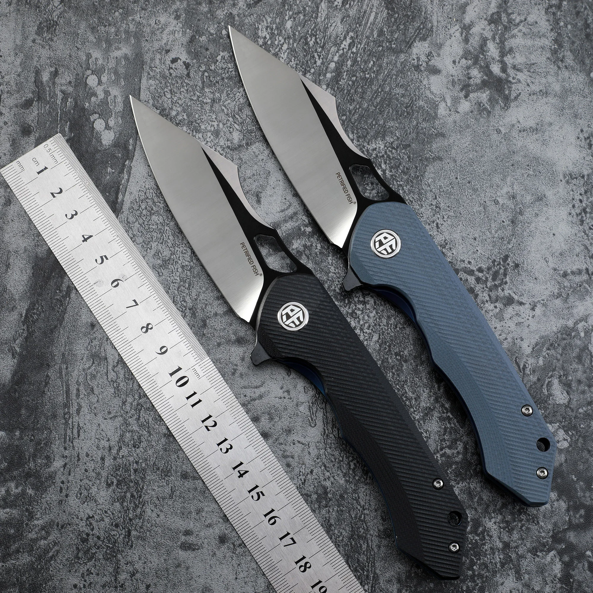 

Original PF919 Petrified fish EDC tool knife D2 steel blade folding knife G10 handle camping hunting survive Pocket knives