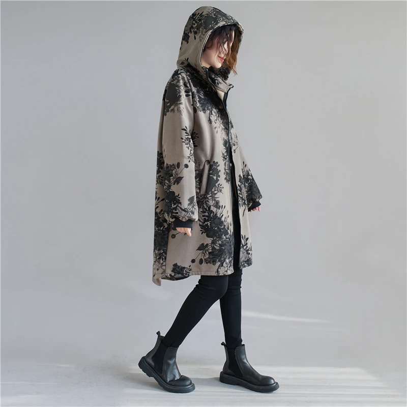 

Autumn Winter 2021 New Quality Ramie Maple Leaves Print Plush Thickening Retro Long Coat Large Women'S Casual Thin Trench