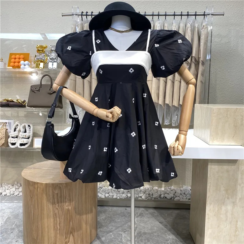 

Niche Design 2021 Sweet And Lovely Embroidered Printed V-neck Bubble Short Sleeve Waist Fluffy Dress Small Sling Dress