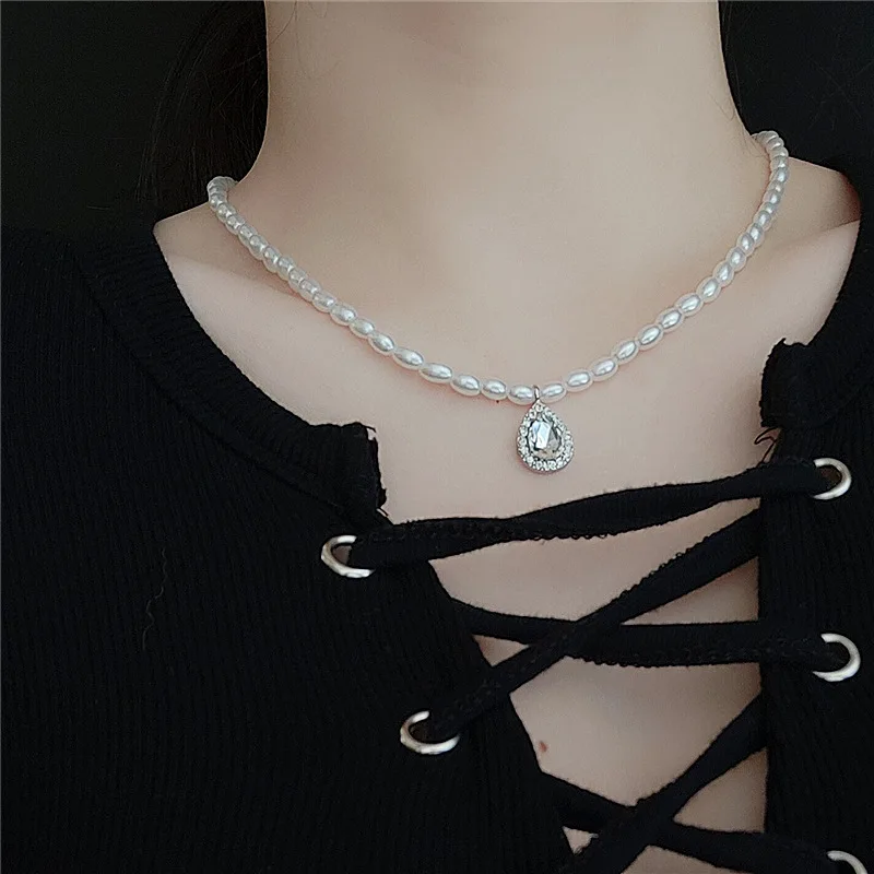 

New Shiny Clavicle Chain New Laminated Niche Design Sense Water Drop Pearl Necklace Female Fairy Jewelry Necklace for Women