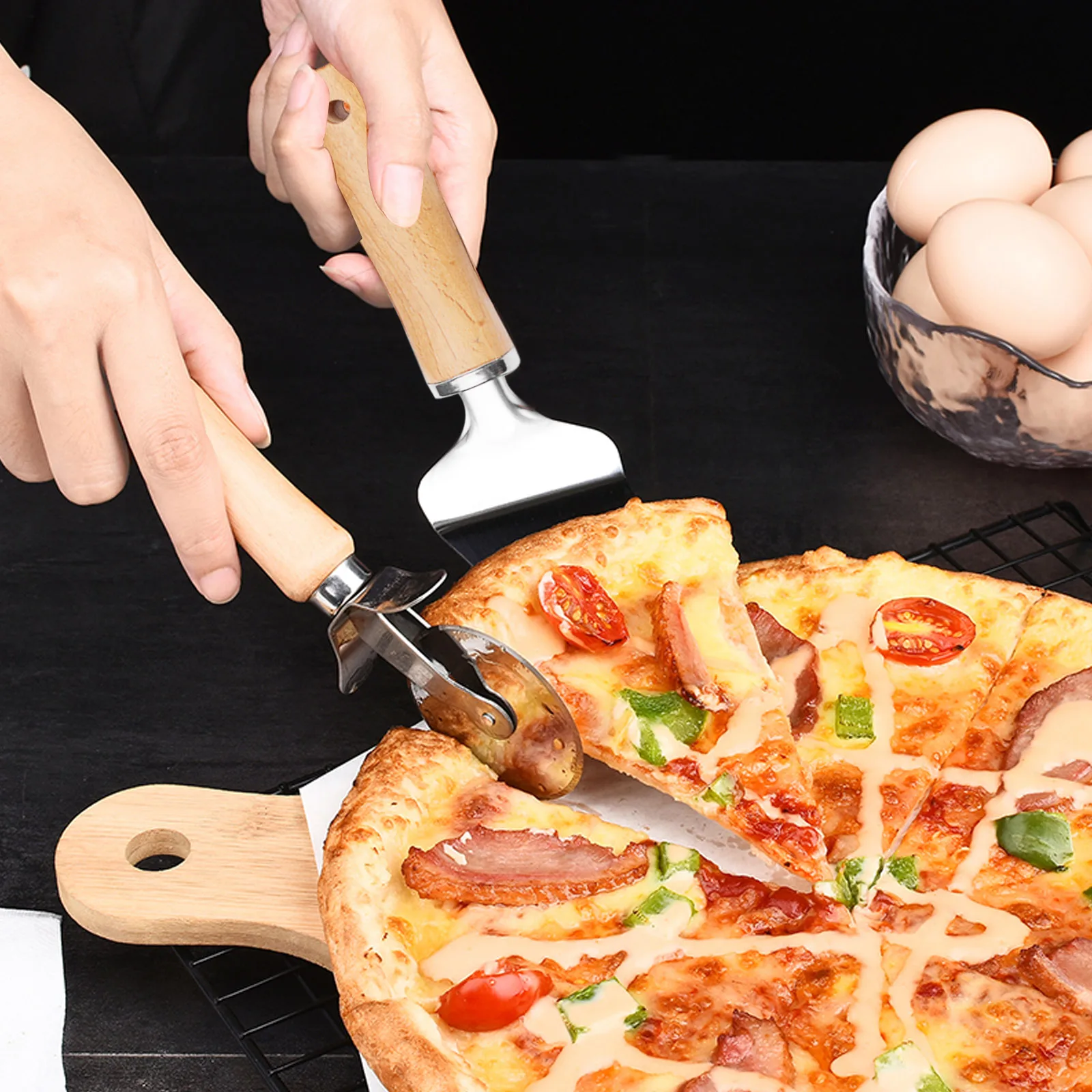 

Pizza Cutter Pizza Wheel Server Shovel with Wooden Handle Food Grade Stainless Steel Sharp Blade Non-Stick Cake Slicer Light