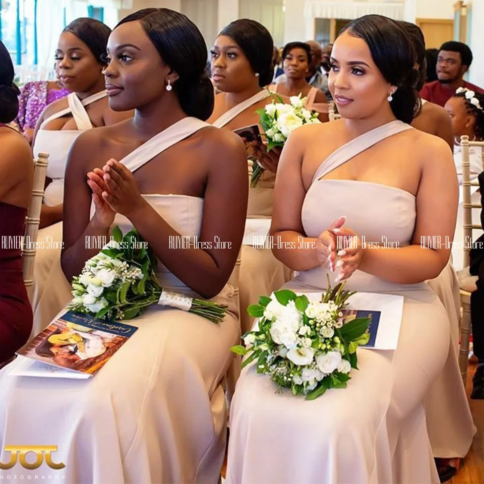 

Elegant Strapless Bridesmaid Dresses One Shoulder Lace Up Back Sheath Wedding Guest Dress Spandex Satin Long Plus Size Prom Gown