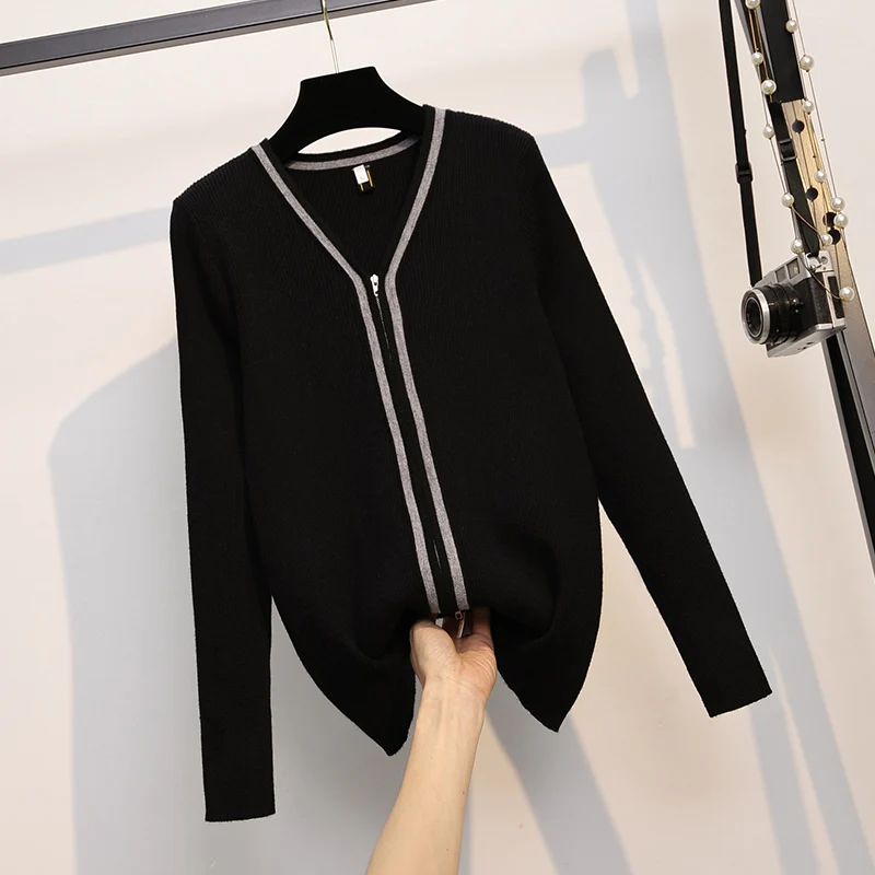 Свитер женский шерстяной свободного покроя с V-образным вырезом и длинным