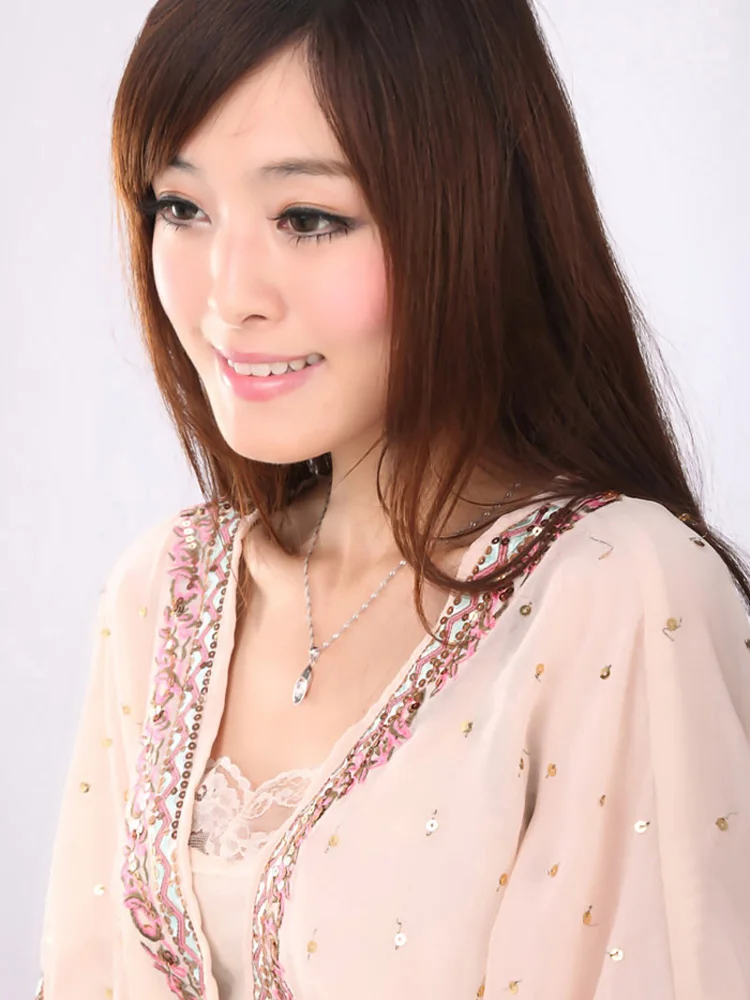 Женское серебряное ожерелье с инкрустацией из белого циркония длиной до ключиц 41