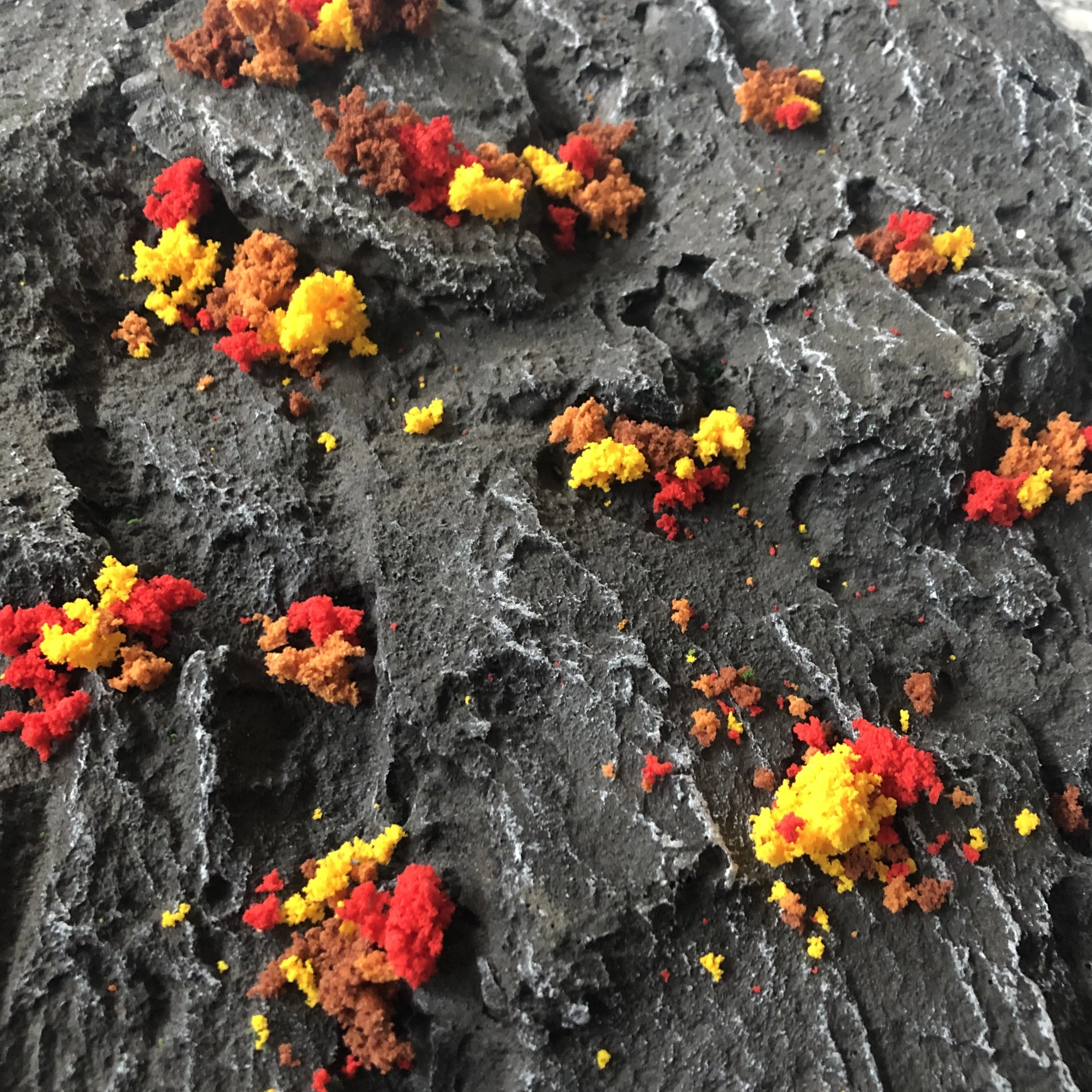 Губчатый кластер для кустарников низкого напольного покрытия строительный