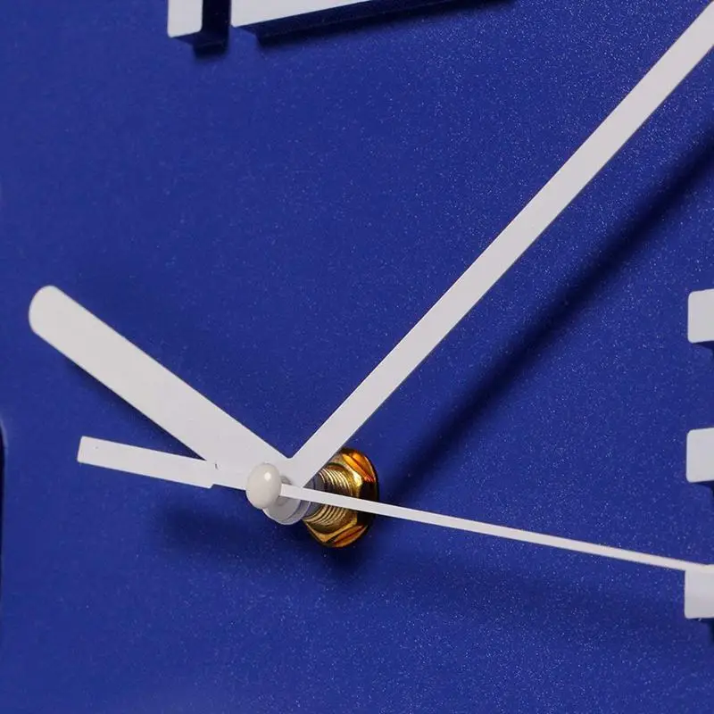 Большие бесшумные настенные часы с 3D цифрами для помещений работающие от