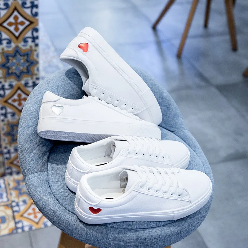 

Women Canvas Shoes Women Casual Flats Heart Lace-up Fashion Ladies Spring/Autumn Shoes Designer White Sneakers EUR Size 36-40