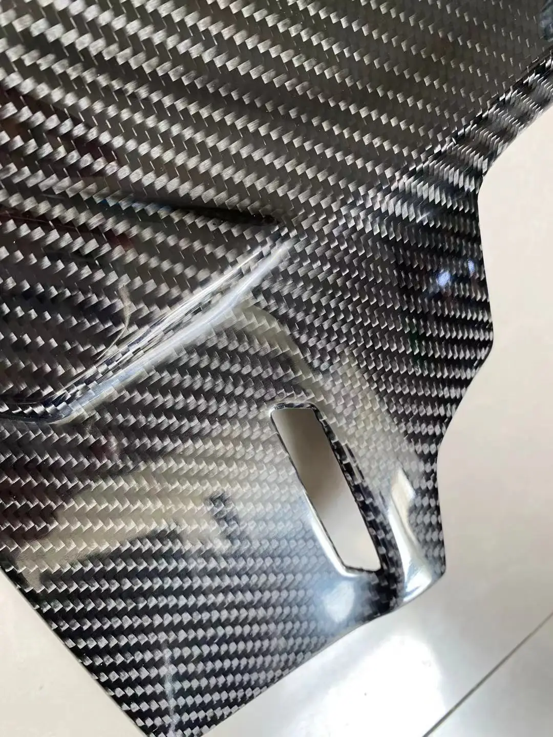 Крышка капота двигателя из настоящего углеродного волокна для BMW F90 M5 защитная