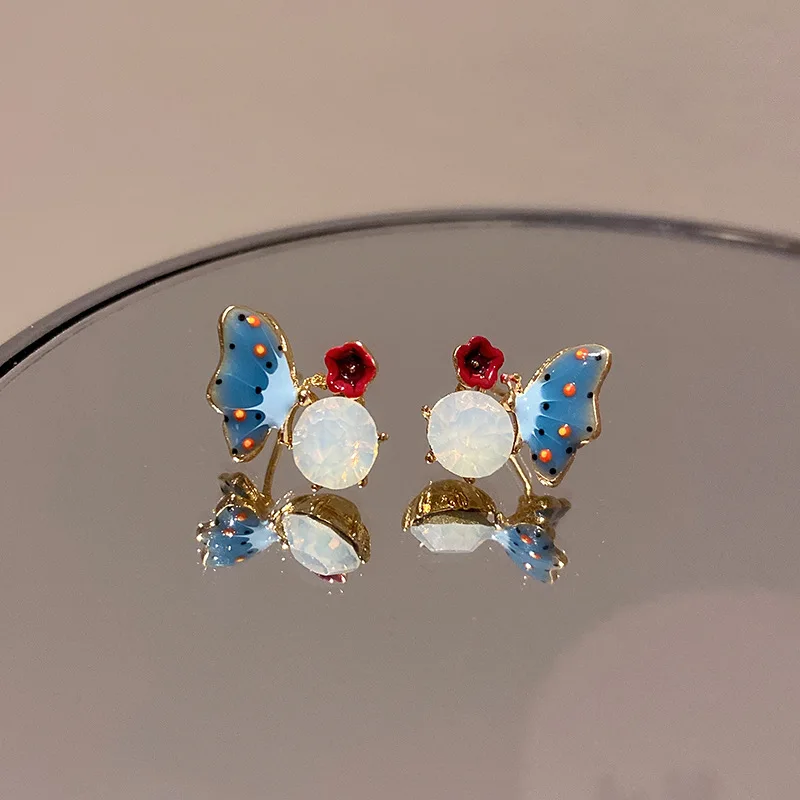 

925 Silver Needle Fashion Diamond Butterfly Earrings Simple Personality Earrings Small Temperament Design Sense Ladies Earrings