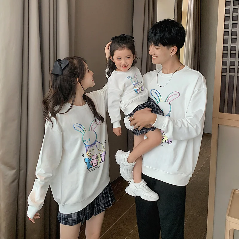 

Одежда для родителей и детей свитер с тремя отверстиями осень и зима 2021 новая милая семейная сумка в Корейском стиле с флисовой подкладкой в...