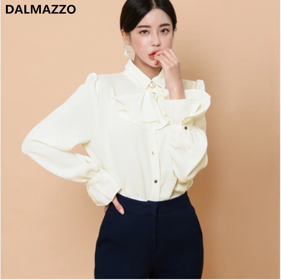 Женская блузка с бантом на воротнике подиумная дизайнерская белая расклешенным