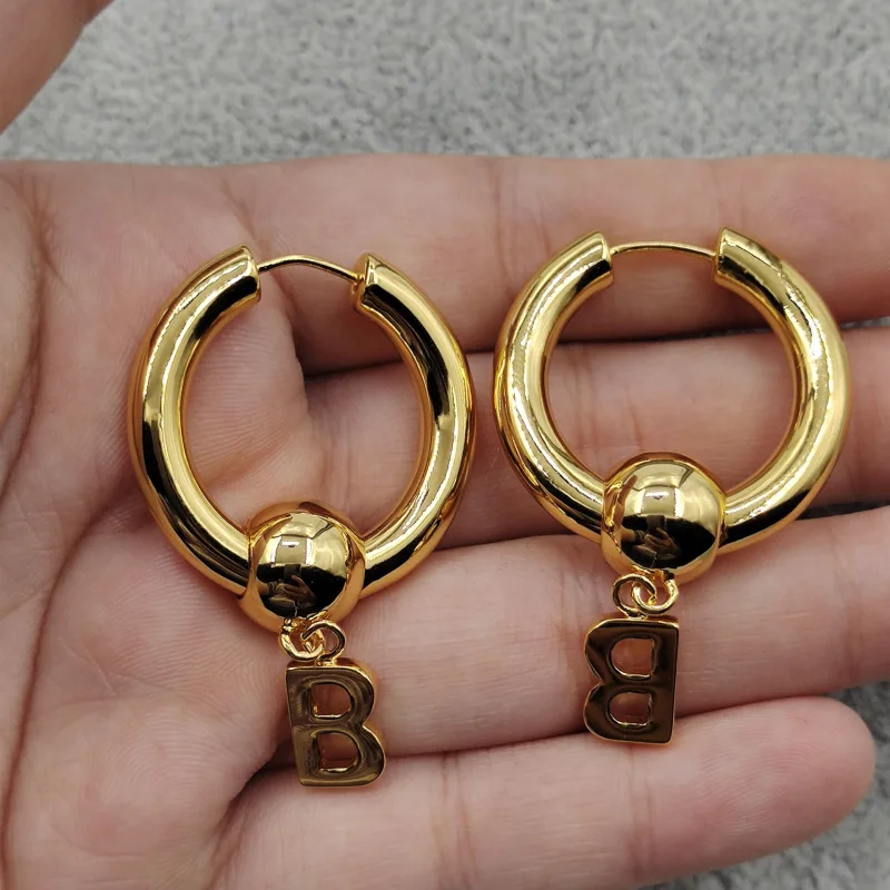 

2020 new round letter Earrings exaggerated detachable brass