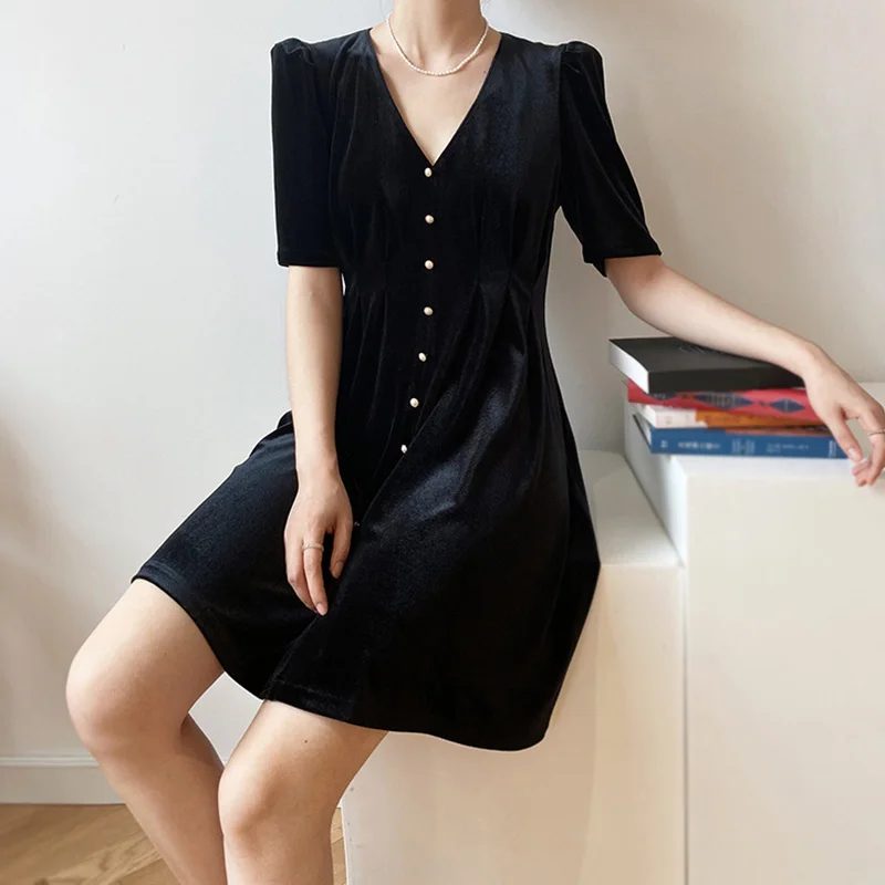 Осеннее винтажное черное бархатное платье с короткими рукавами и золотыми