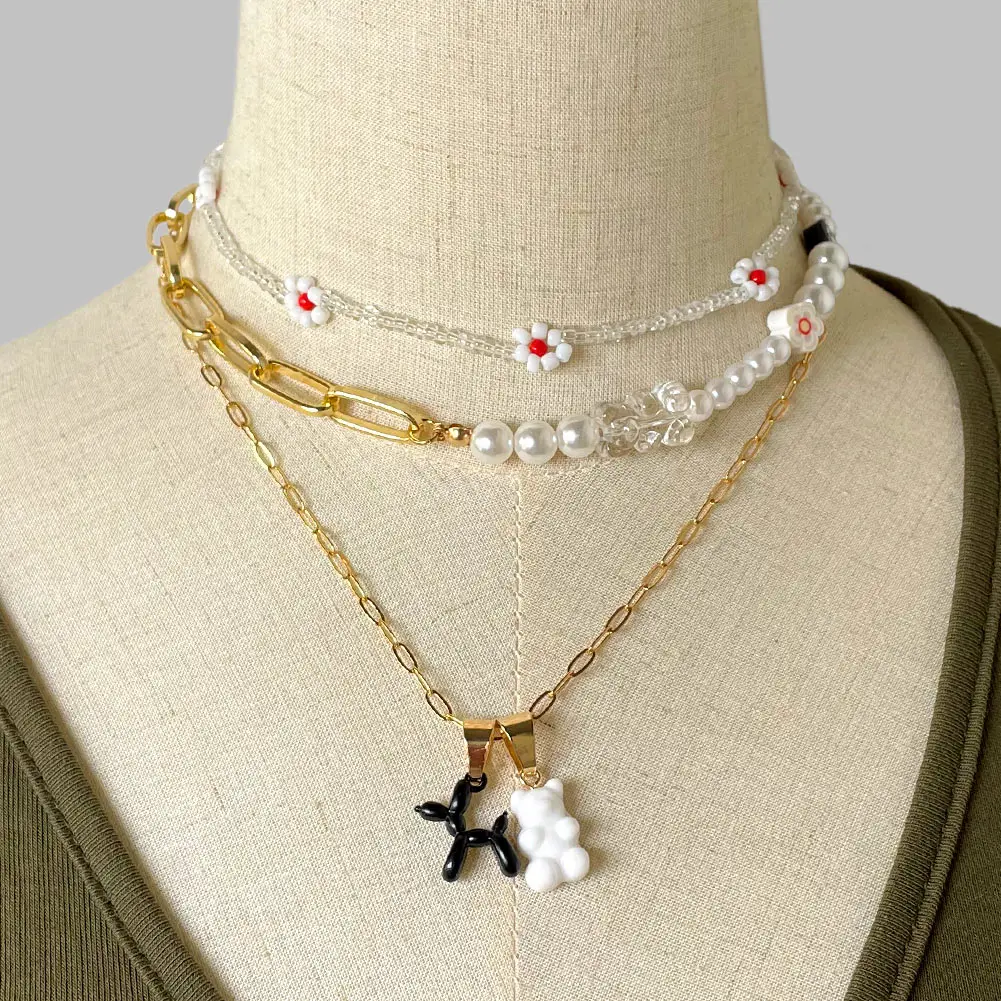 

New Korea Lovely Gummy Bear Balloon Dog Pendant Necklaces For Women Asymmetry Pearl Metal Choker Daisy Flower Necklace Jewelry