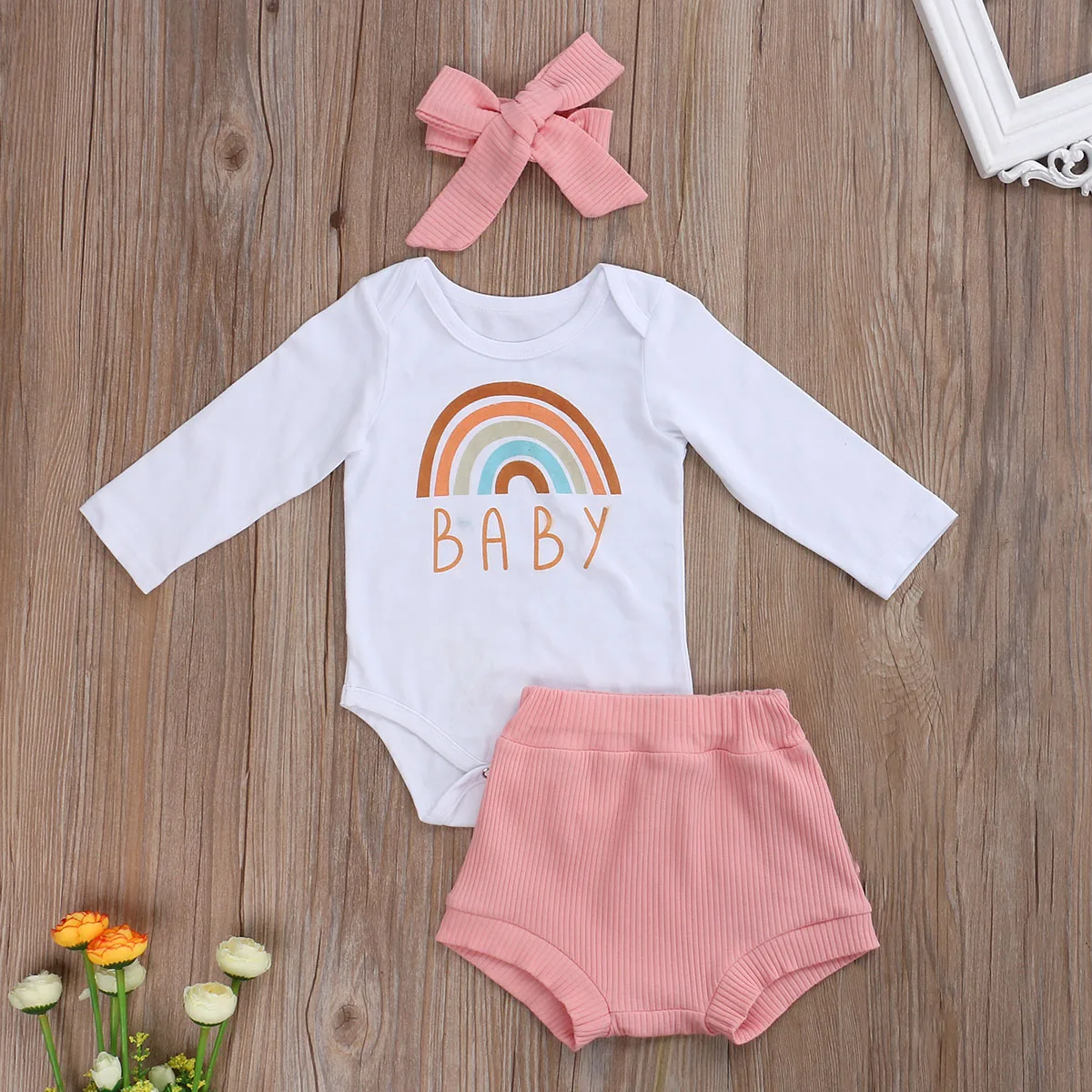 

Комплект для новорожденных девочек с радужным узором буквенным принтом милые подарки для младенцев комбинезон с рукавами + шорты + повязка ...