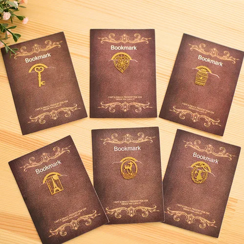 Клетка с птицами в форме сердца Эйфелевой башни металлическая маркировка